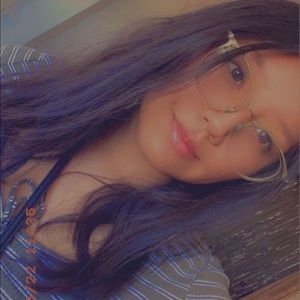 Meet your Posher, Alyssa